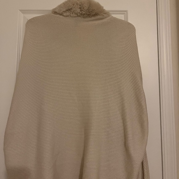 White House Black Market Faux Fur Cover Up - Picture 9 of 12